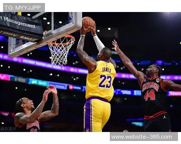 湖人强势统治篮板战场前场篮板狂揽24个总数领先对手17个