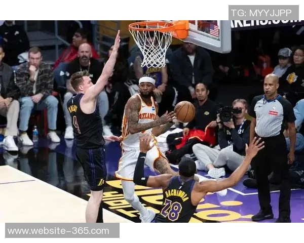 湖人三分如雨下全场34投19中命中率高达559展现强大火力