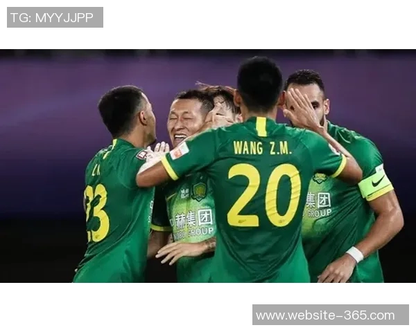 国安上半场伤情影响换人决策冯博轩替换张玉宁出战调整阵容