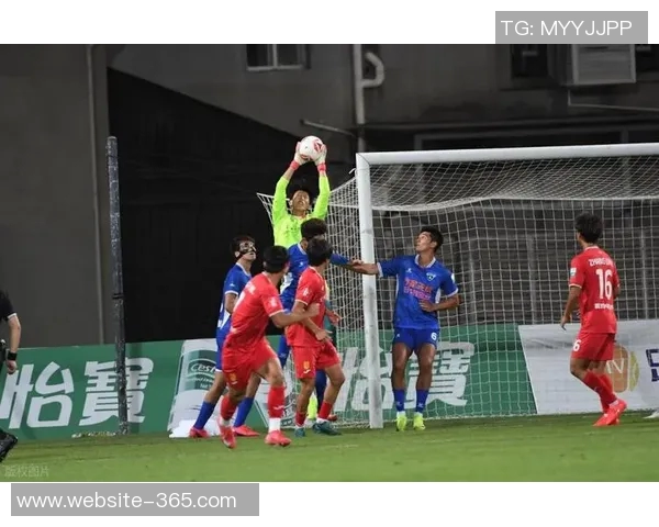 姚浩洋正式加盟重庆铜梁龙足球俱乐部开启新篇章助力球队征战新赛季 姚浩洋正式加盟重庆铜梁龙足球俱乐部开启新篇章助力球队征战新赛季